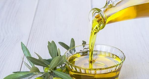 提升狗狗毛发的食物秘籍（探索改善狗狗毛发的营养食品）-第3张图片-萌宠乐园